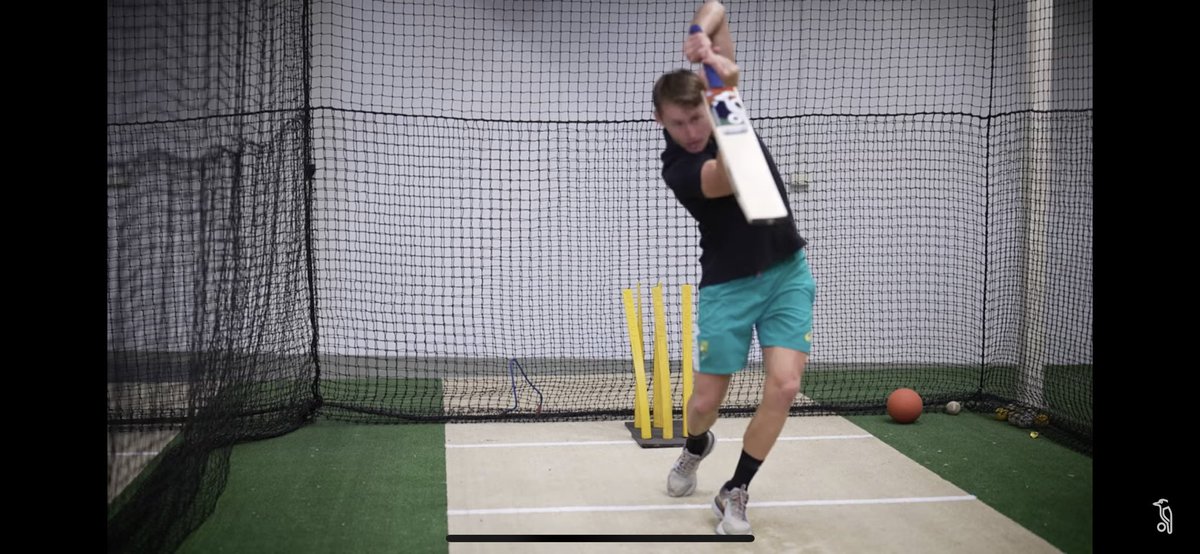 ElitecricketP's tweet image. Elbows point south to north with the right forearm following where the left went this is a vertical profile sign #motorprofiles #humanpreferences #verticalpreference #actiontypes #conceptualmotorprofile #marnuslabuschagne #batting #WorldTestChampionship