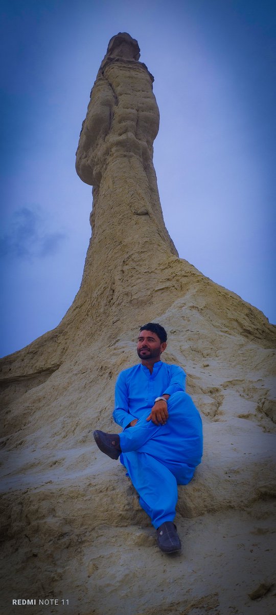 BadilBaloch's tweet photo. Forget your voice, sing!
Forget your feet, dance!
Forget your life, live!
Forget yourself and be! https://t.co/HK7eBAnQdK