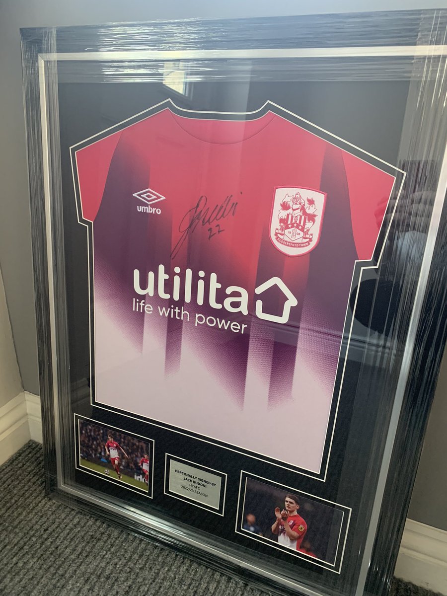⚽️ Signed, premium framed, HTAFC shirts available now for collection 😊

💥Matty Pearson £220

💥 Jonathan Hogg (name and number) £220

💥 Jonathan Hogg front signed 21/22 shirt £150

💥 Jack Rudoni front signed 3rd shirt £180

👀 All with COA and ready for a new home 🏡