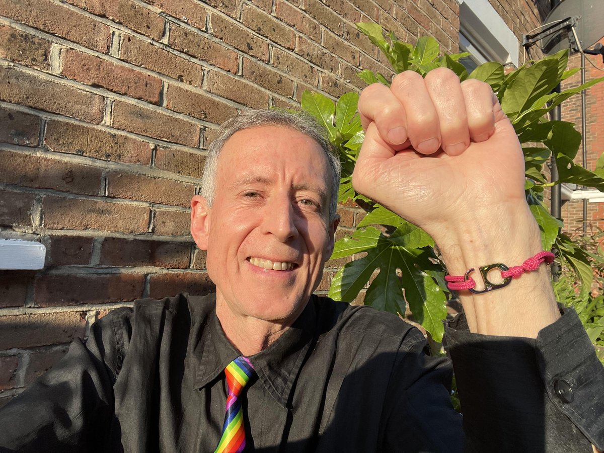 Wearing my #TOGETHERBAND for #Pride month True equality is ending the ban on homosexuality in 66 countries where it's still illegal Get your #TOGETHERBAND togetherband.org/products/toget… 100% of sales go to @queercircle @thetogetherband @bottletoppers #TOGETHERForPride #sdg10