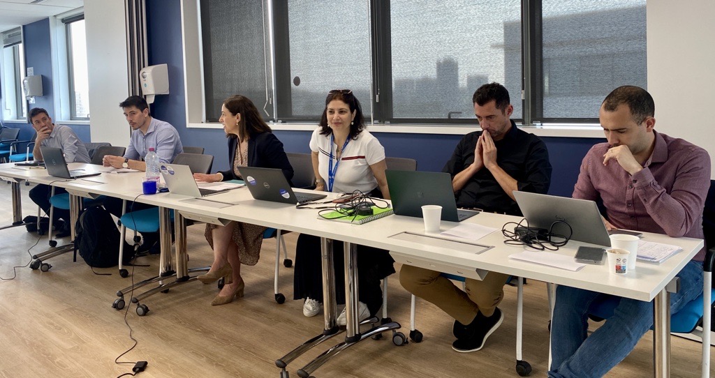 Vanessa Chocteau (@vanessachocteau) on Twitter photo Jury final #FrenchIoT | Merci aux représentants du <a href="/GroupeLaPoste/">La Poste Groupe</a>, de ses branches et filiales <a href="/Docapost/">Docaposte</a>, <a href="/Geopost_news/">Geopost</a>, <a href="/LaBanquePostale/">La Banque Postale</a> et des partenaires co-sponsors du programme <a href="/ConnectGares/">SNCF Gares & Connexions</a>, <a href="/SCCFrance1/">SCC France</a>, <a href="/FondsFHF/">Fonds FHF</a>, <a href="/MalakoffHumanis/">Malakoff Humanis</a> et @pole_emploi pour leur participation👏 Jury final #FrenchIoT | Merci aux représentants du <a href="/GroupeLaPoste/">La Poste Groupe</a>, de ses branches et filiales <a href="/Docapost/">Docaposte</a>, <a href="/Geopost_news/">Geopost</a>, <a href="/LaBanquePostale/">La Banque Postale</a> et des partenaires co-sponsors du programme <a href="/ConnectGares/">SNCF Gares & Connexions</a>, <a href="/SCCFrance1/">SCC France</a>, <a href="/FondsFHF/">Fonds FHF</a>, <a href="/MalakoffHumanis/">Malakoff Humanis</a> et @pole_emploi pour leur participation👏