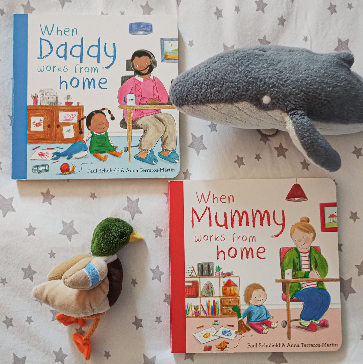 Happy 1st birthday to When Mummy Works From Home and When Daddy Works From Home! 🦆🐳🎂

Thank you so much to @anna_terreros for making them SO beautiful, and <a href="/templarbooks/">Templar Books</a> for publishing them! 🤜💥🤛

#kidlit
#picturebooks
#boardbooks