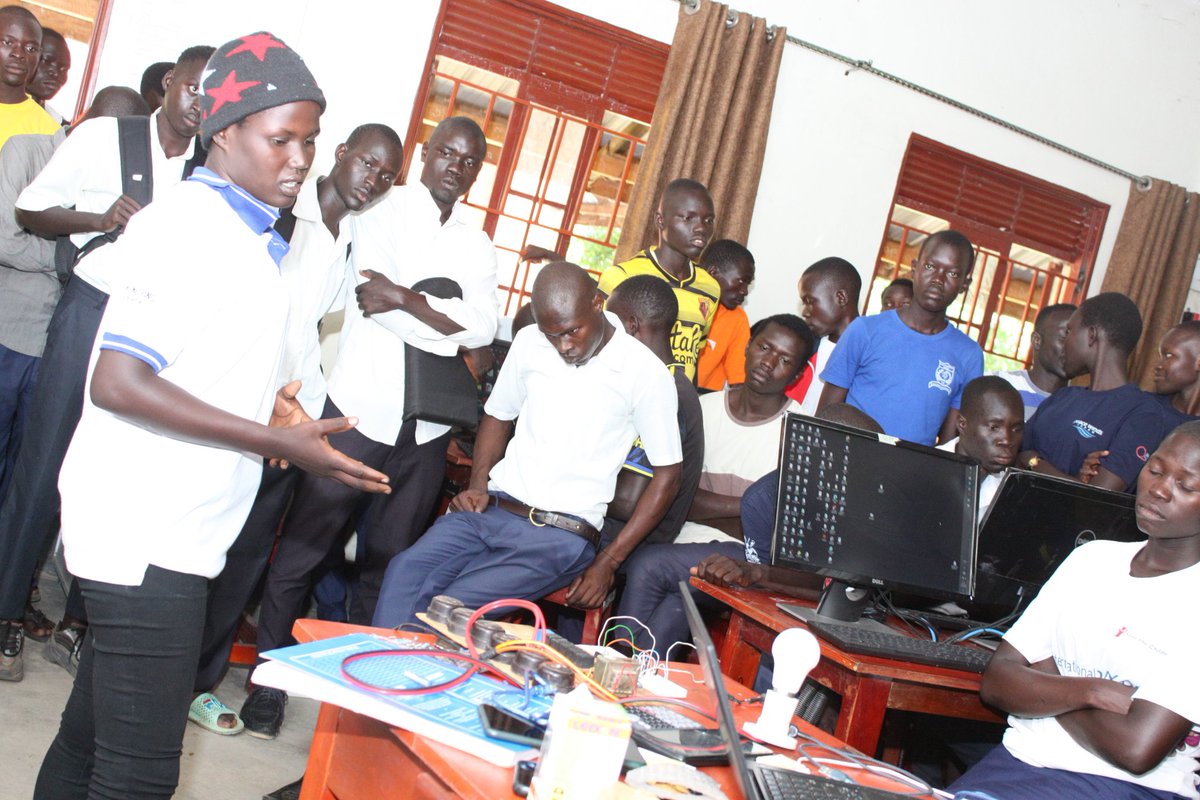 cicug7's tweet photo. DON'T BE A LADY BE A LEGEND!
The most beautiful thing a lady can wear is confidence. 
She believed she could and she truely did...👏👏👏🇸🇸🇸🇸🇸🇸
#Team_CIC
#Bx_Technologies
#Refugee_mindset https://t.co/bZqM8h5F0F