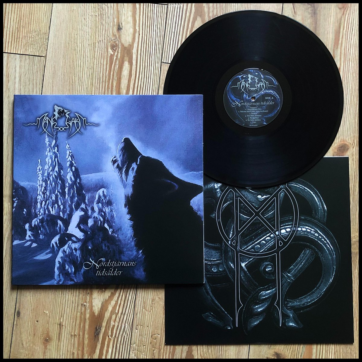 CultNeverDies's tweet photo. Available at https://t.co/n0YedcbxOh

MÅNEGARM: Nordstjärnans Tidsålder LP
(gatefold sleeve, black vinyl, printed inner sleeve)

1998 debut album of Swedish Viking/Pagan/black metal legends Månegarm. 

#manegarm #blackmetal #vikingmetal https://t.co/A8MBrMpvmW