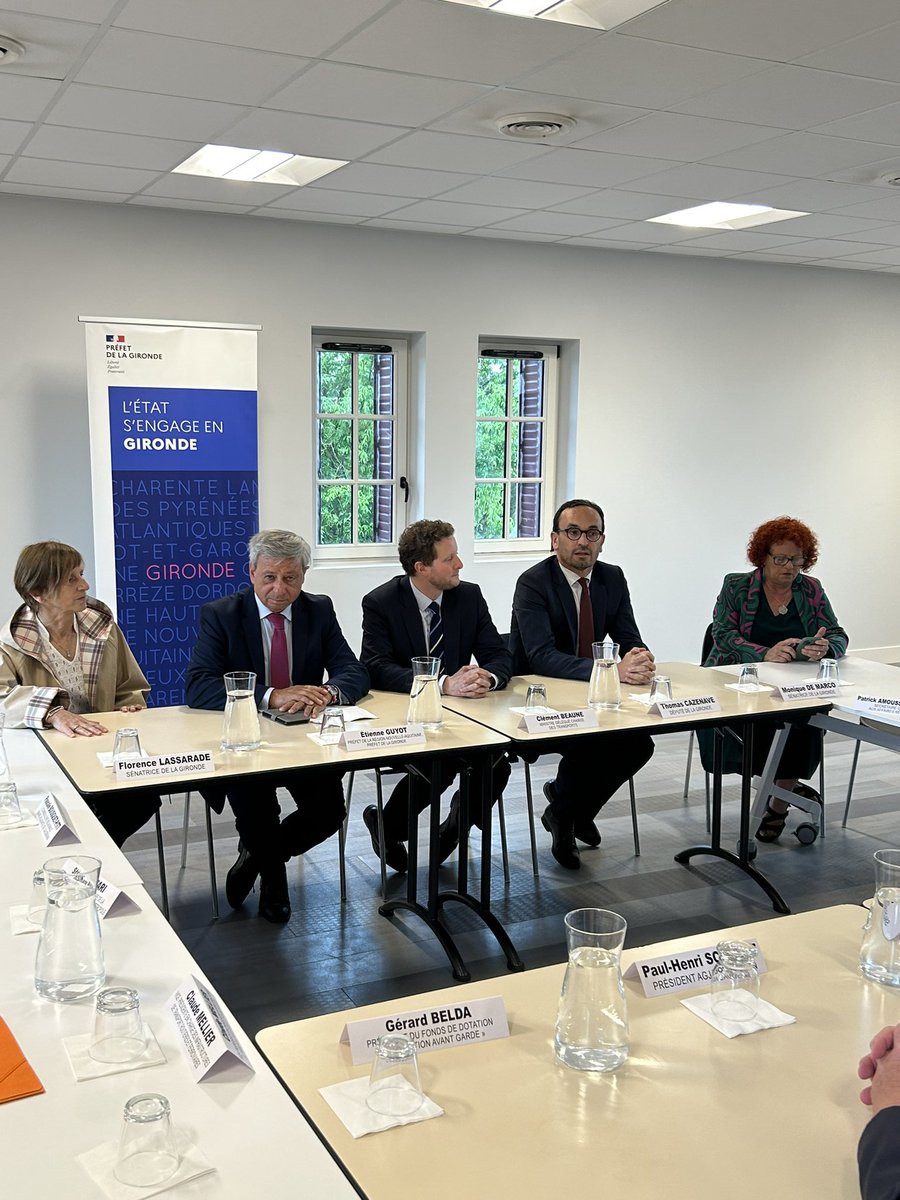 Visite ce matin de <a href="/CBeaune/">Clément Beaune</a> en gare de Cauderan-Merignac . Découverte de l’association sportive et culturelle AGJA implantée dans cette ancienne gare de 1933. Beau projet Place de la Gare <a href="/ConnectGares/">SNCF Gares & Connexions</a> qui réinvente les gares en apportant des activités et des services pour tous.