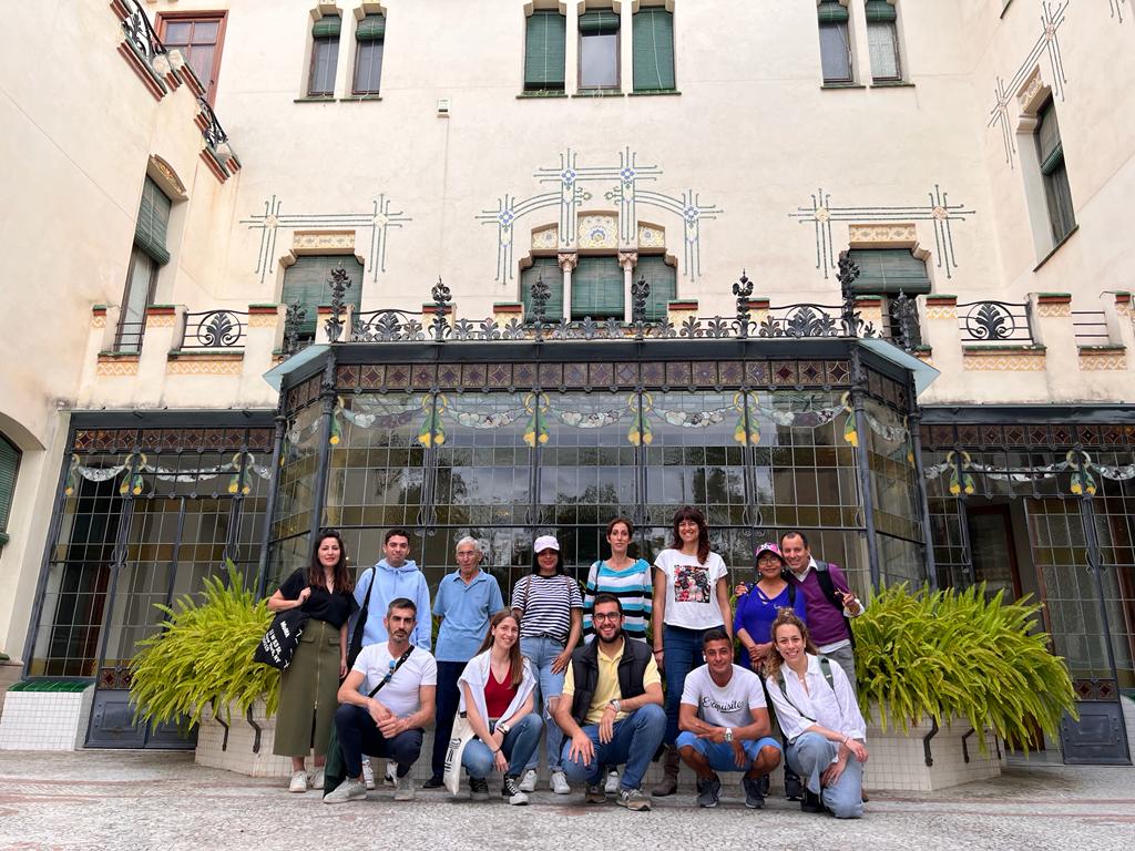 CreuRojaTRS's tweet photo. Visita a l'Alberg de persones sense sostre de Terrassa i visita guiada pels edificis i espais modernistes de la ciutat en companyia de professionals i participants del Programa CRECE

#FemComunitat @MSocialGob #NextGeneratioEU https://t.co/k1utuDIak2