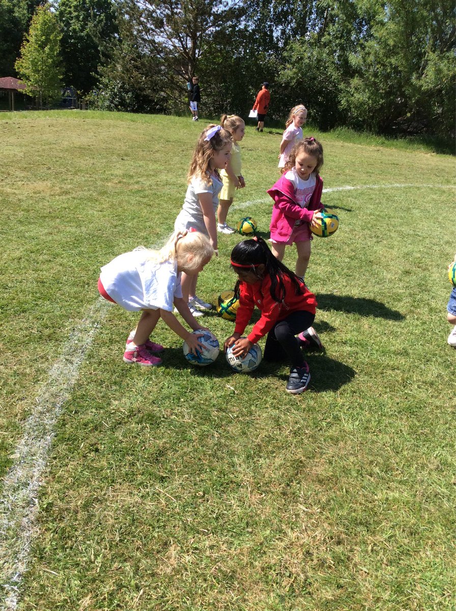 APS_ELCC's tweet photo. For Health Week, we had lots of fun developing our football skills outdoors with Active Schools. #HealthWeek #Football @RenEdHWB https://t.co/n6039UQVII