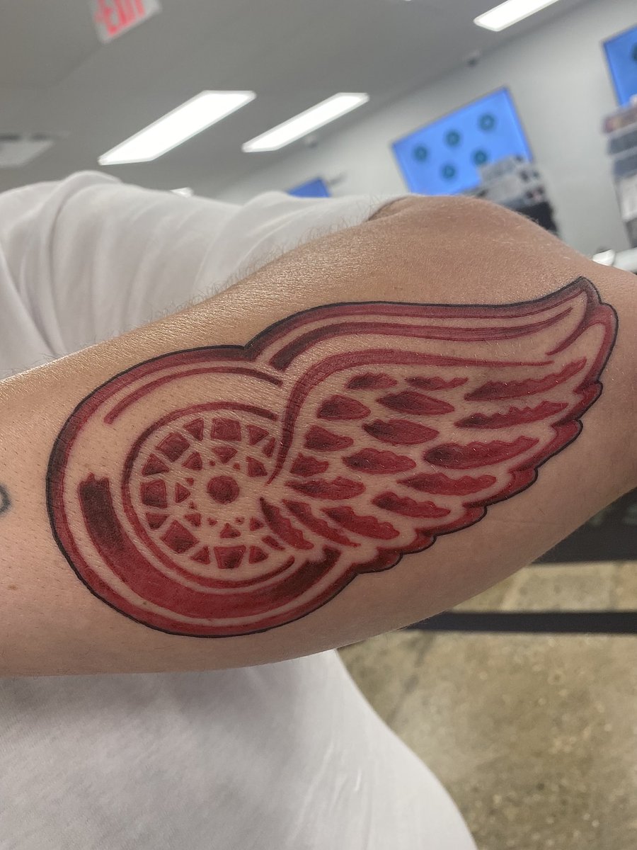 👀👀👀👀 Hey ⁦@DarrenMcCarty4⁩ you know I had to show him some luv & post this #loyal ⁦@DetroitRedWings⁩ supporter
🔥🔥🔥 #25 

#nhl #downtowndetroit #detroitgrandprix #tattoo #stanleycup #flystonerqueen #cbd #sports #nba #mlb #nfl #hockey