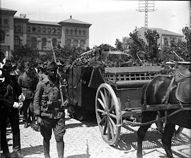 PlataformaMill1's tweet photo. DEL DÍA #5Jun en #Tarfesi #TizziAzza,en el que MURIÓ GLORIOSAMENTE al frente de sus #Legionarios; en uso de las atribuciones que me concede el Art. 3 del rgto de la #MedallaMilitar y por hallarse los hechos en el Art. 1° del mismo #conceder tan preciada #recompensa al citado Jefe https://t.co/jXeO9xdCfn