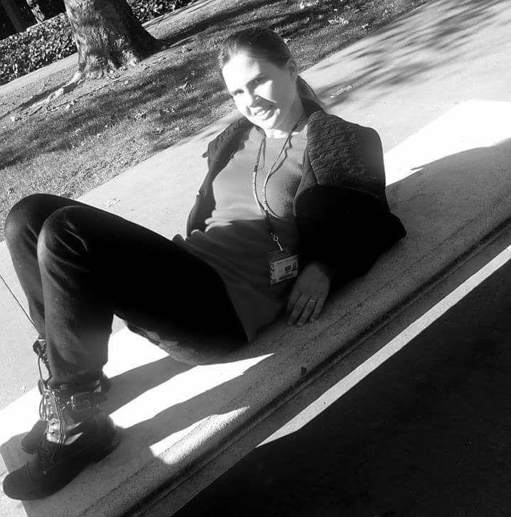 AVivsik's tweet photo. @BastetCaro This was taken at a college years ago. I look like a model posing like that https://t.co/QGmQ8jOxez