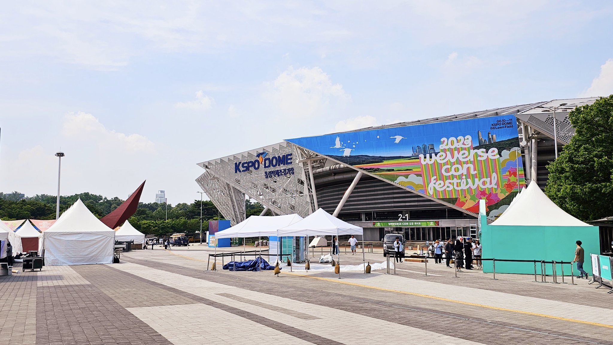 FyKD-2CagAA-JQj?format=jpg&name=large