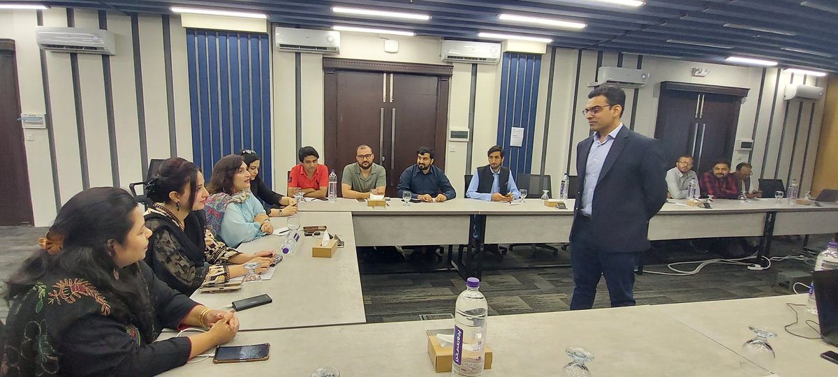 We kicked off the @CEJatIBA and @FNFPakistan workshop on 'Investigative Journalism-How to Report Governance and Accountability ' in Islamabad with lead trainer @UmarCheema1 

#cejatiba #fnfpakistan #investigativejournalism #accountability #Governance