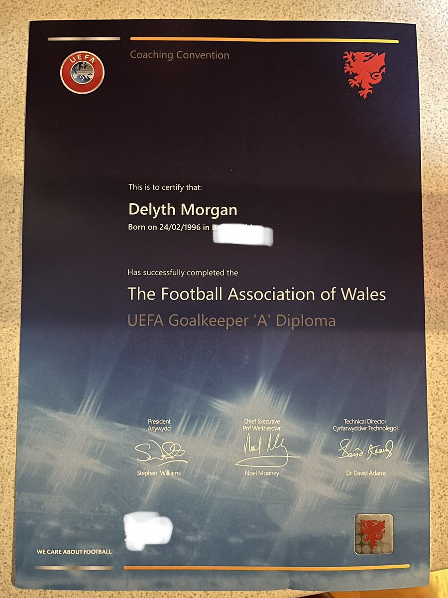Finally official ✅ First Welsh female to hold this coaching licence! 🥳🤩 Thank you @RobThomasWFT for the support and mentoring 👏