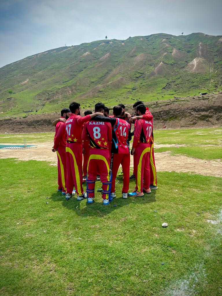 #ChinarCorps organised a friendly #Cricket match at Ratsun, #Budgam which witnessed enthusiastic participation by local #youth.

#agniveer
#Agnipath