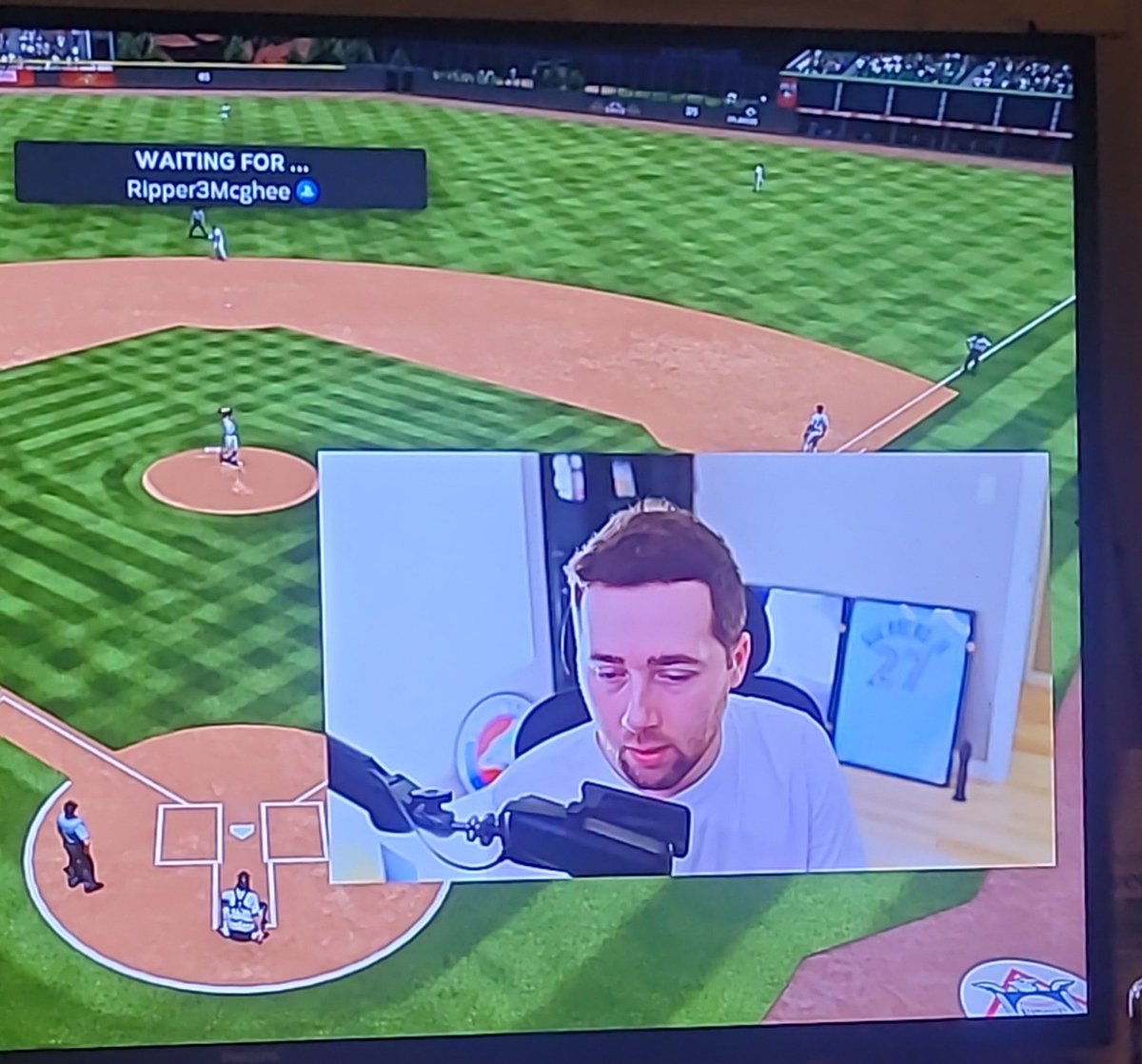 OuterSpacely86's tweet photo. @KevinGohD in your latest video close to the end, when u thought the cat had shitted on the rug. 😂😂😂😂😂
The look on your face. Good stuff my dude!!! https://t.co/V3IYWP66nm