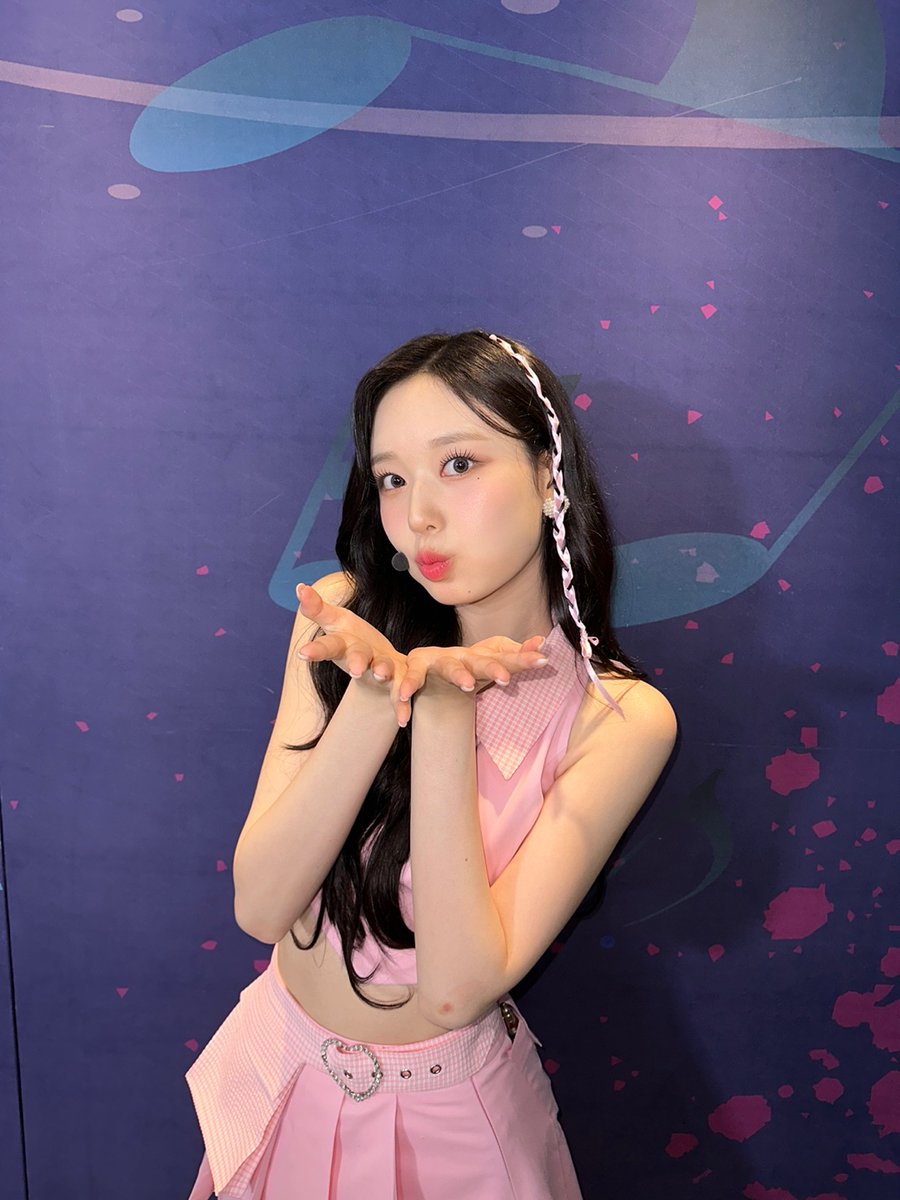 여러분 오래기다렸죠? 오늘 심플리케이팝 어땠나요? 내일 음악중심 꿈의태엽도 많이 사랑해주세요🥹👄

youtube.com/watch?v=-xW8uA…

youtube.com/watch?v=Lnr2YG…

#KIMDOAH #김도아 #キムドア #도아 #DOAH #꿈의태엽 #dreamwalking #SimplyCONTOUR #심플리케이팝