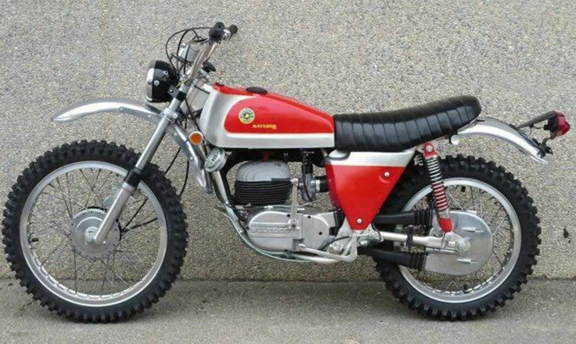 VintageMotobike's tweet photo. 1971 Bultaco Matador 250
source: https://t.co/XyfR2q1fww
#ClassicMotorcycles https://t.co/wPC7tq23mC