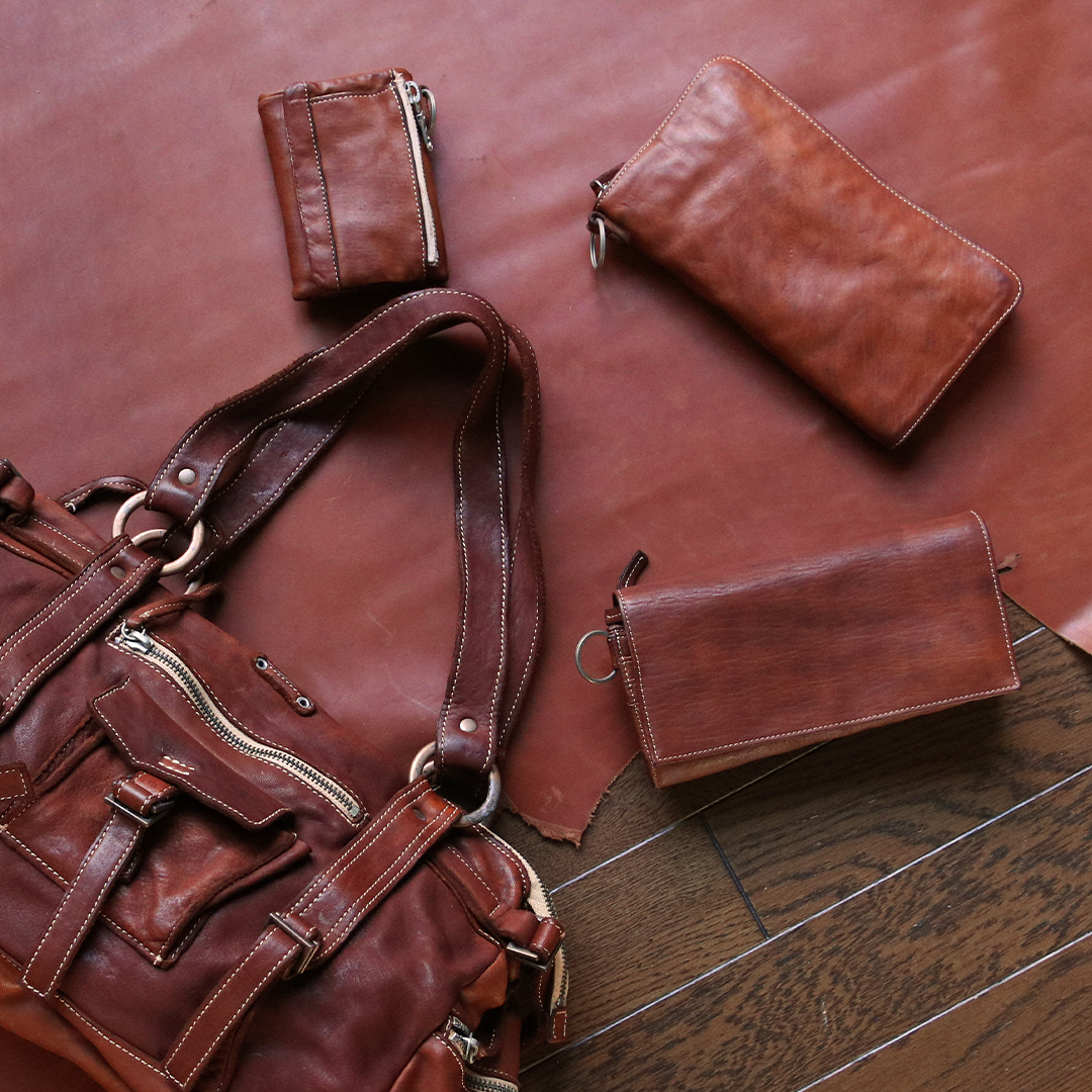 maruyaselection's tweet image. ギフトに人気の、焼きペン名入れ馬革財布😊
珍しい手書きタイプで、社長が想いを込めて入れています✒️
#こだわりの革MARUYAselection
#REALMIND
#FORO
#父の日ギフト 
maruya-selection.com/collections/na…