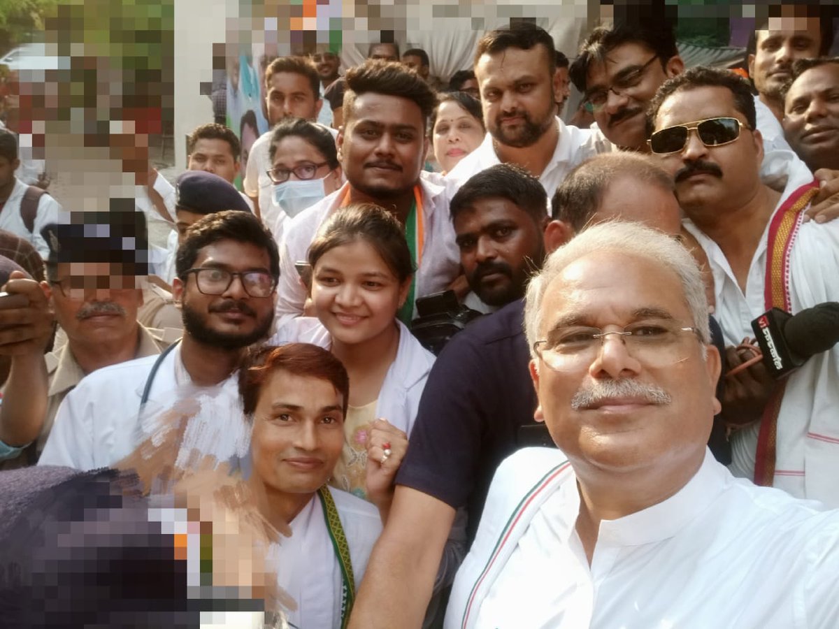 Cims_Jda's tweet photo. JDA CIMS Bilaspur met honourable CM Sir and requested to fulfill the unmet demands of Stipend hike and submitted reminder letter for the same....Cm also gave his assurance on this regard....

@bhupeshbaghel @ChhattisgarhCMO
@TS_SinghDeo @HealthCgGov 
@RahulGandhi @INCIndia https://t.co/oRYfKZGjxH