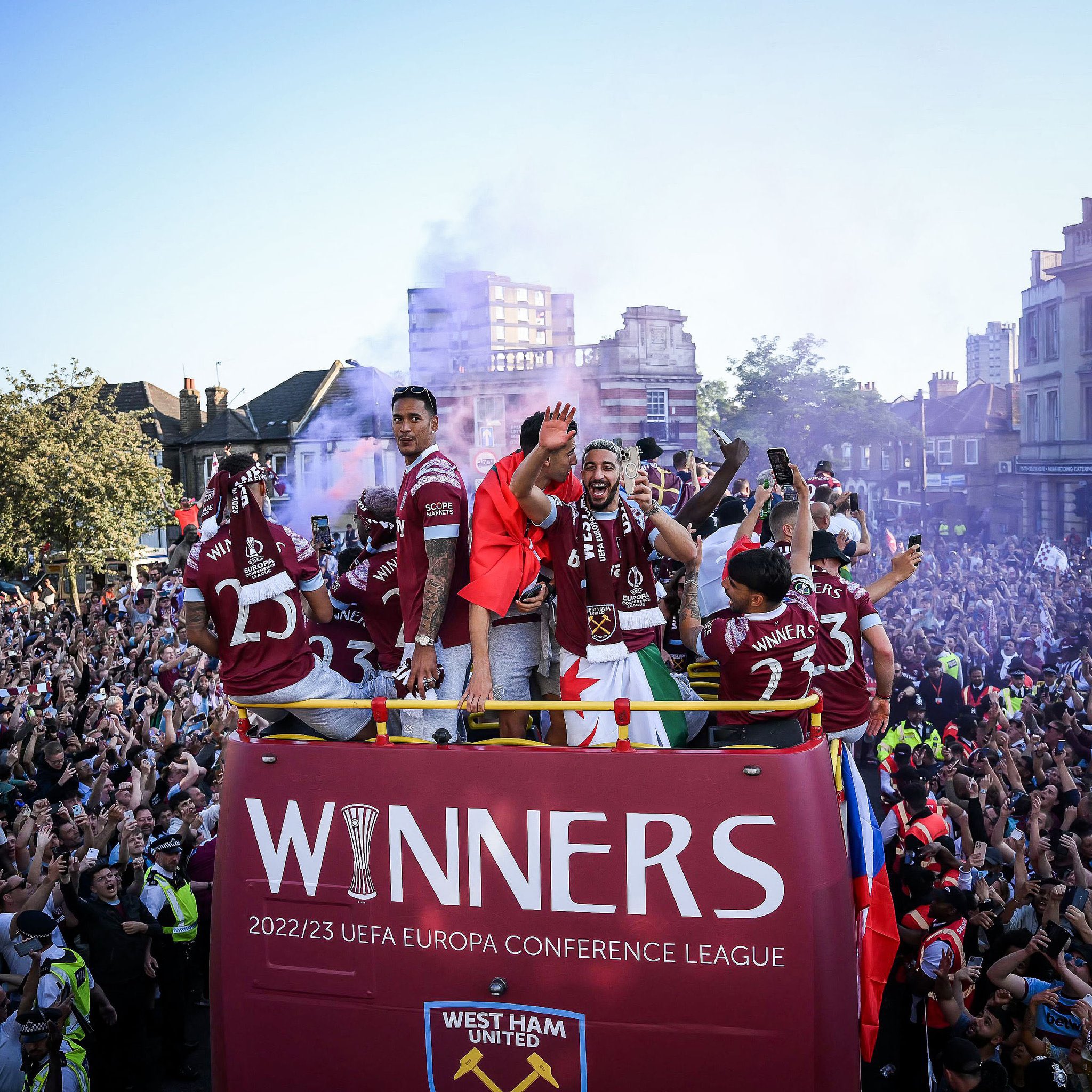 Record în fotbal! Pentru prima dată în istorie, West Ham United, o echipă clasată pe locul 14 câștigă o cupă europeană. Foto: tw/@FPLHammer96