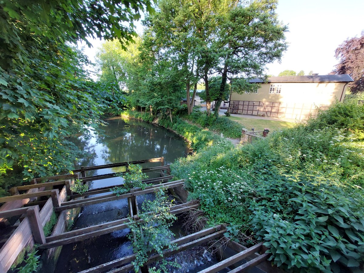 Dexarnael's tweet photo. Ich mag, wie leer es morgens um 6 hier ist. War ein wenig unterwegs. Kann man sich mal Gefallen lassen. https://t.co/NDXMbMxGiJ