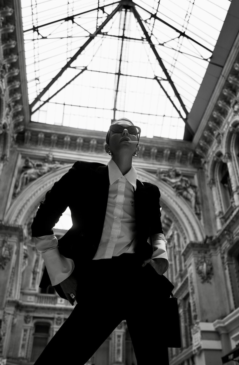 Gm legends 🩶 Want to show you my new piece. Minted with <a href="/manifoldxyz/">manifold.xyz</a>  link👇🏻 

INEFFABLE