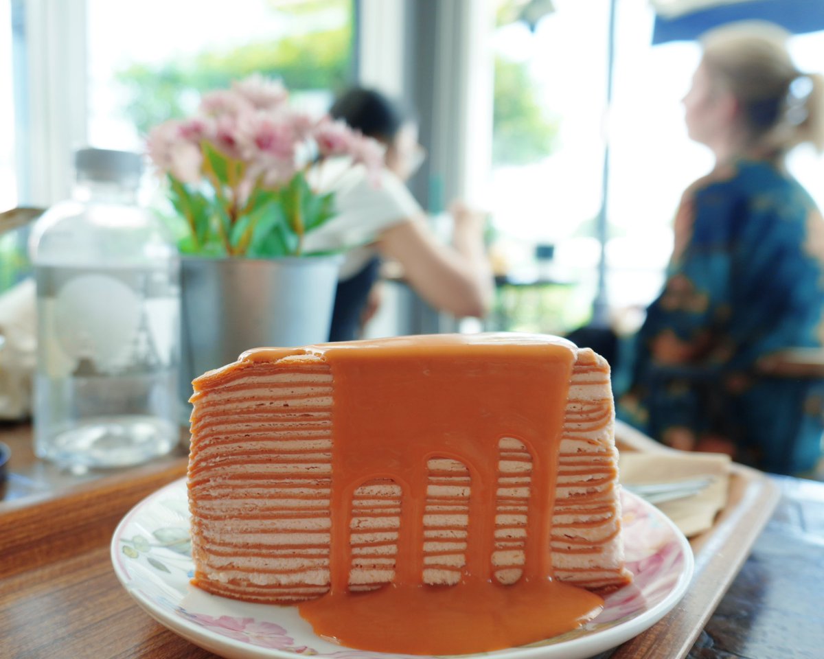 hanirenifilms's tweet photo. Cafe by the river
#bangkok #thailand #vivithecoffeeplace #SonyZVE10 https://t.co/G62ehPbTr9