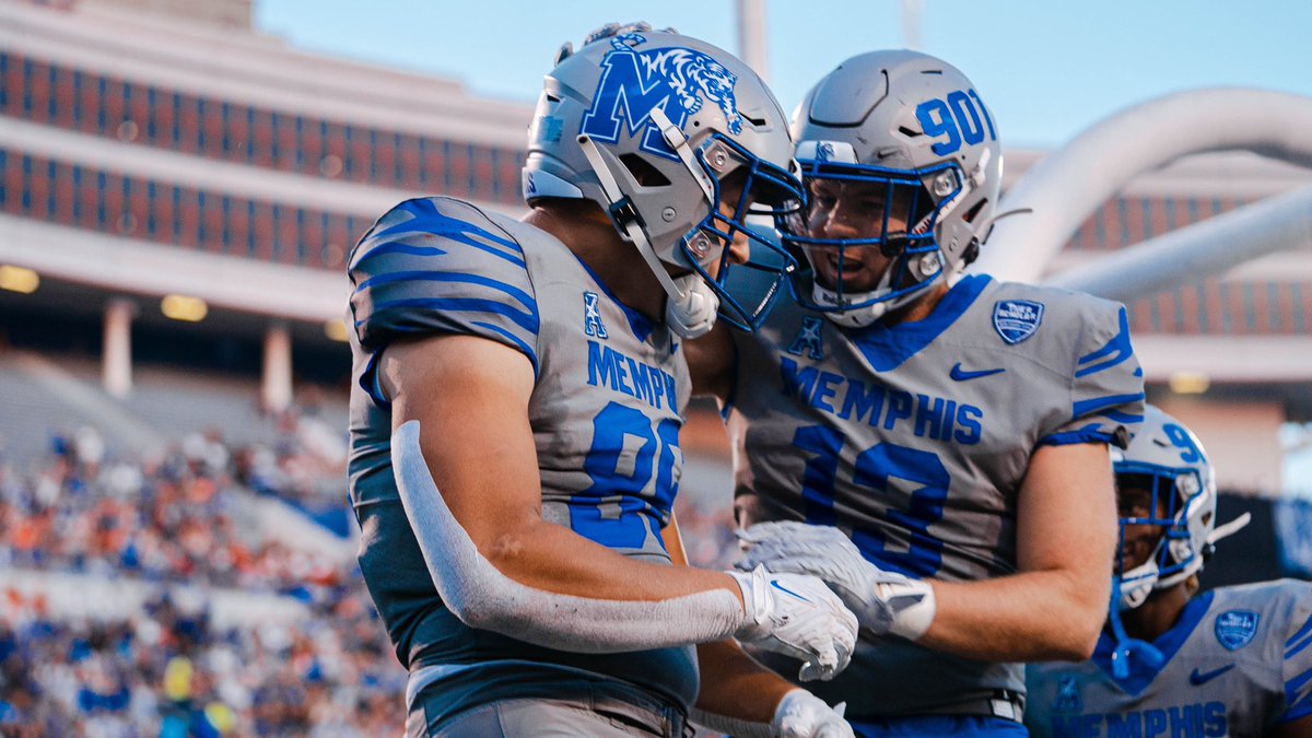 DrammehSarrow's tweet photo. I appreciate the opportunity to play at the university of Memphis!!
@coachwhite_c @CoachMattBarnes 
@ChoppinTheField https://t.co/1i89AJsar9