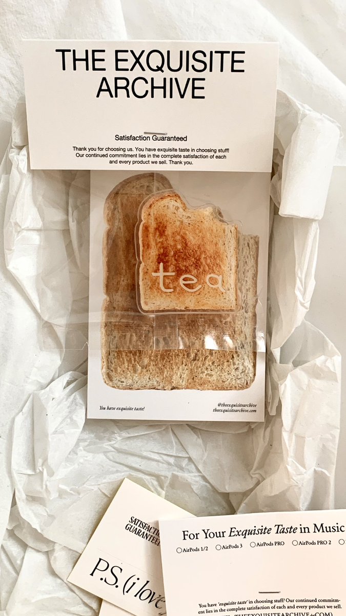 _uukr's tweet image. 저의 새로운 케이스와 빵톡 귀엽죠