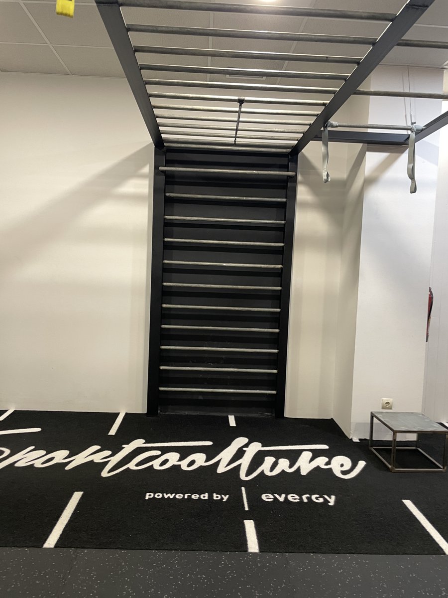 Nuevo Centro Oficial Elements, Sport Coolture, En Madrid (las Rozas), abanderado por dos auténticos cracks del entrenamiento, <a href="/mytrainingshoes/">Isabel del Barrio</a> y <a href="/JoseAcosta226/">acostadeentrenar.com</a>   
¡Lujazo acompañaros en vuestro proyecto!