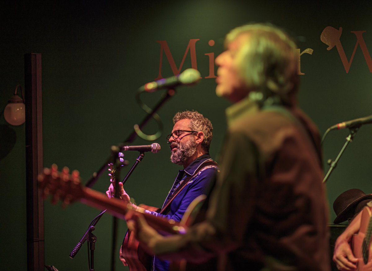 pepejaraNCactus's tweet photo. Mr Filemón en el cantón (fotos del concierto de los Astrónomos en Mister Witt, junio 23) https://t.co/TST0TJNQHt