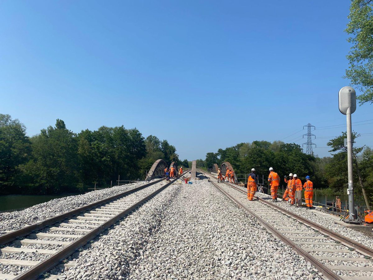Absolutely extraordinary effort from <a href="/networkrailwest/">Network Rail Western</a> colleagues to get the line between Didcot &amp; Oxford open as Nuneham Viaduct is now open for traffic. A special timetable will be in place before normal working full resumes, including all the diverted freight 👏 👏 👏