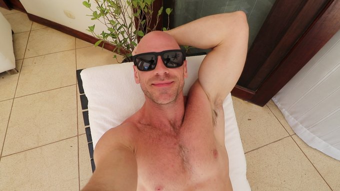 Posting way more daily life stuff on my Onlyfans wall!! Come check it out https://t.co/VuJCVLlOVS https://t