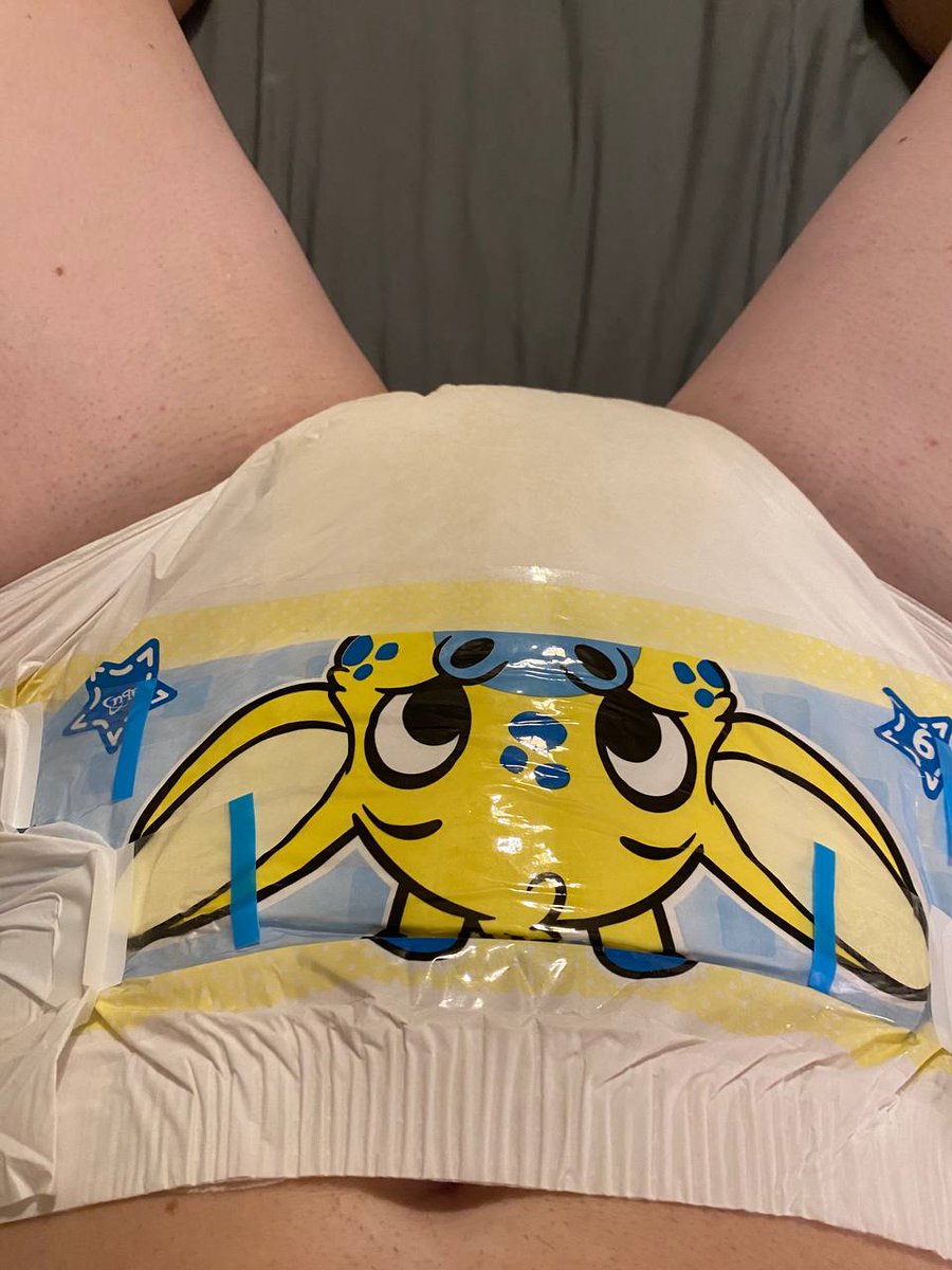 DiaperExposures's tweet photo. As if drenching his diaper wasn't pathetic enough. @Crinklecoonie had to go back and put his soggy, stinky diaper back on after doing chores. He's truly a pathetic little diaper faggot. https://t.co/ssnAYUbYW5