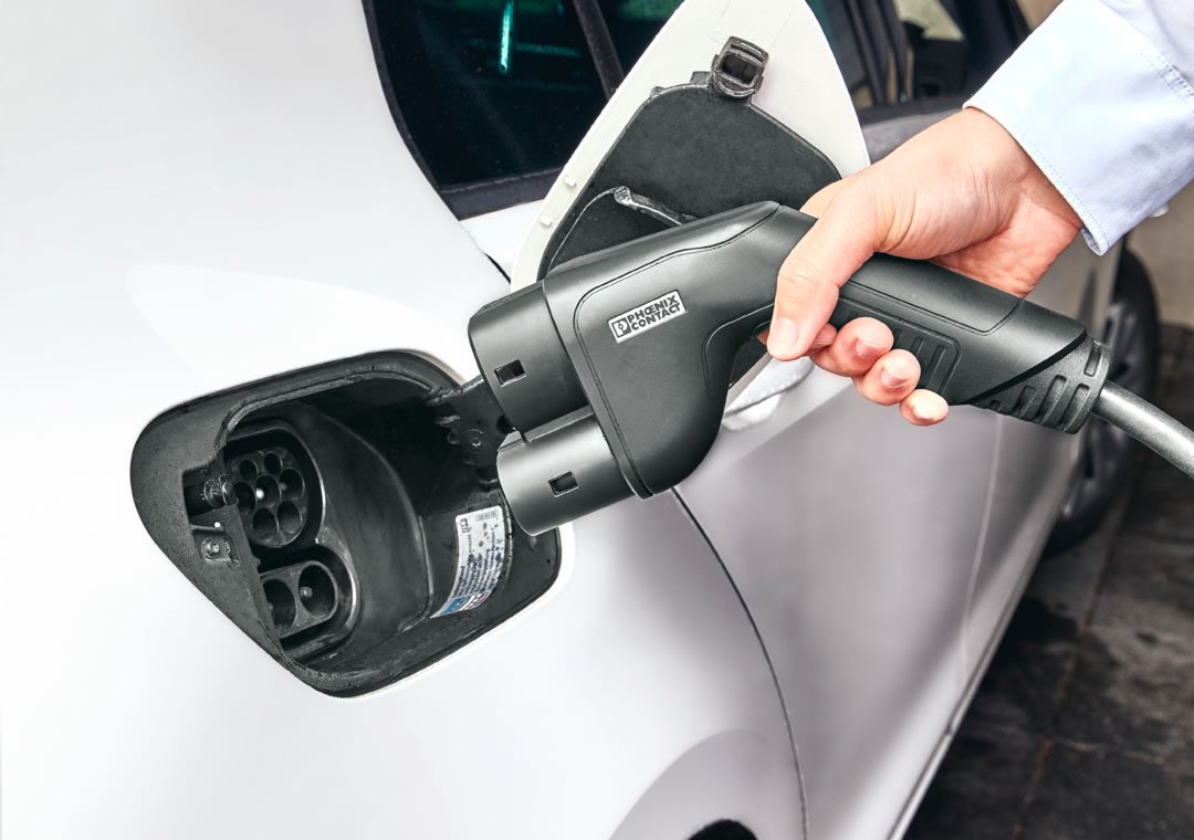 El gobierno alemán parece haber descartado su objetivo de establecer un millón de puntos de carga pública para 2030 debido al aumento de la carga doméstica gracias a un buen plan de incentivos. electrive.com/2023/06/08/ger… <a href="/PhoenixContactE/">Phoenix Contact ES</a> <a href="/AEDIVE/">AEDIVE</a> <a href="/AsociacionAUVE/">AUVE</a> @ElectriveCom