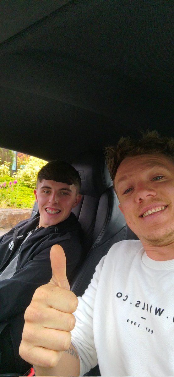 AshleyRothery's tweet photo. @contactelectri3 @electrician_247 @lecki_liam On way down to #ceflive https://t.co/sUEgk9S5OV