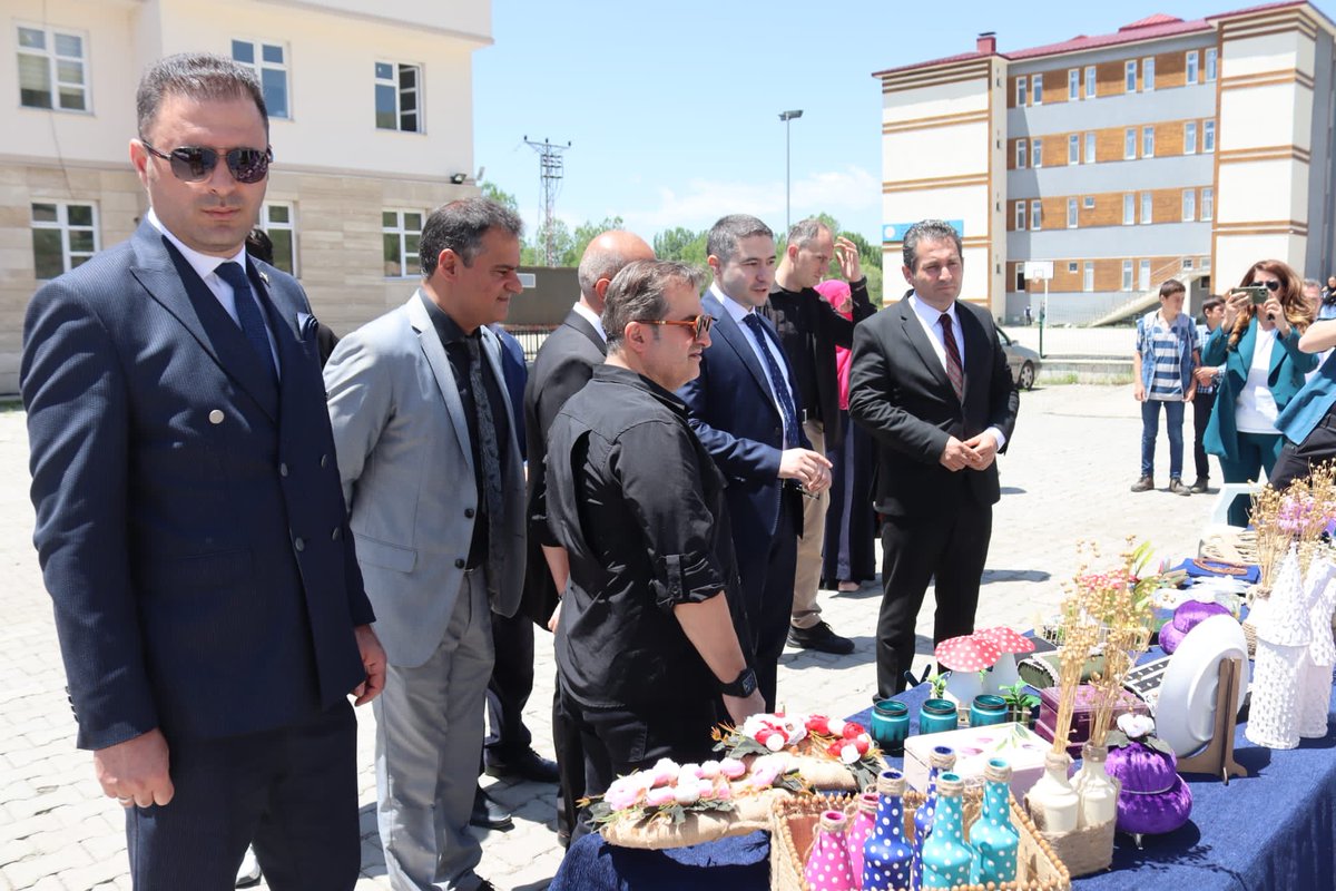 Hayat boyu öğrenme haftamızdan.
⁦<a href="/mebhbogm/">MEB Hayat Boyu Öğrenme Genel Müdürlüğü</a>⁩ ⁦<a href="/emrezeyrekk/">Emre Zeyrek</a>⁩ ⁦<a href="/skaygusuz/">Salih Kaygusuz</a>⁩ ⁦<a href="/hakancinarmem/">Hakan ÇINAR</a>⁩ ⁦<a href="/UgurBNGL/">UĞUR BİNGÖL</a>⁩ ⁦<a href="/Fatih_Akt/">Fatih Aktaş</a>⁩