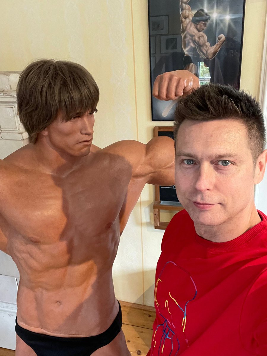 KijWamWUcho's tweet photo. @Schwarzenegger @Schwarzenegger I've been your biggest fan since I was teenager. #TeamArnold not Sylvester 😀 Last year My dream came true and I visited your hometown Thal!I was very excited to be there. my daughter lives in Graz. She has met very good Austrian boy. They get married next year https://t.co/wFjAYwg9Pa