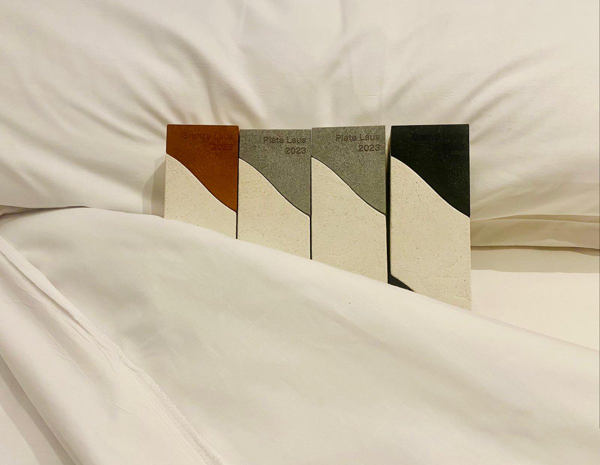 Acabo de ganar 5 Laus, entre ellos el Gran Laus de la Publicidad y un Sol de Iberoamérica y justo ahora que dejo mi  agencia (o que ella me dejó a mí) y todo con trabajos hechos fuera de ella.
No sabéis el gusto que da algo así. 
Lección: solo se crece con gente que cree en tí.