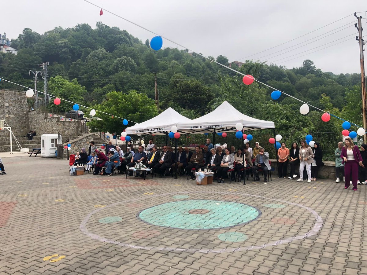 Mezuniyet Törenimiz Sayın Kaymakamımız Hüseyin ECE,Milli Eğitim Müdürümüz Mansur Gök ve İlçe Protokolünün katılımıyla gerçekleşti. <a href="/tcmeb/">Millî Eğitim Bakanlığı</a> <a href="/meb_dinogretimi/">MEB Din Öğretimi Genel Müdürlüğü</a> <a href="/zuleyhaaldogan/">Züleyha Aldoğan</a> <a href="/ZonguldakMEM/">Zonguldak İl Millî Eğitim Müdürlüğü</a> <a href="/mansur_gok/">Mansur Gök</a> <a href="/GirginBa/">Bahattin Girgin</a> <a href="/SColakbay/">Sevgil Çolakbay</a> <a href="/KozluMem/">KOZLU İLÇE MİLLÎ EĞİTİM MÜDÜRLÜĞÜ</a>