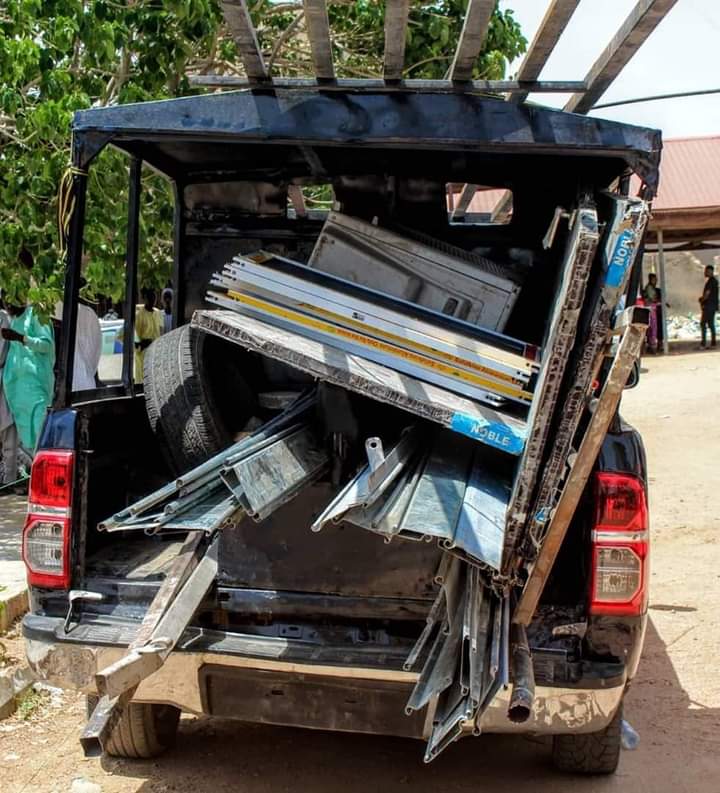 aynaabba's tweet photo. Kano State Police Command arrested looters at the ongoing demolution sites embarked upon by the Administration of HE Abba K Yusuf to reclaim the govt properties sold to individuals and cronies by Ganduje-led Adminstration https://t.co/JIuo8ofcjX