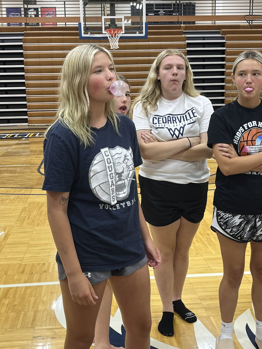 EdgeGirlsBBall's tweet photo. 1st day of team camp!  Some good basketball and some team bonding/competitions…@RylieHoman’s purple team is in the lead after day 1. https://t.co/vKl1kjcx0S