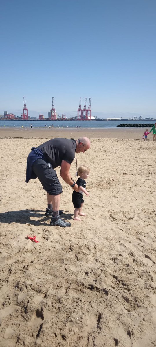 MEN BEHAVING DADLY❤ tweet media