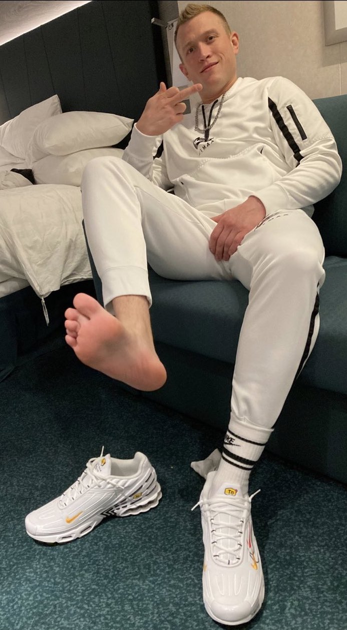 GUYS KICK MY NUTS 👟💥🥜 on X: After kicking your bollox around like a  soccer ball until you are hunched over in pain, @SneakerMaster7 takes off  his TN3s & rubs his huge
