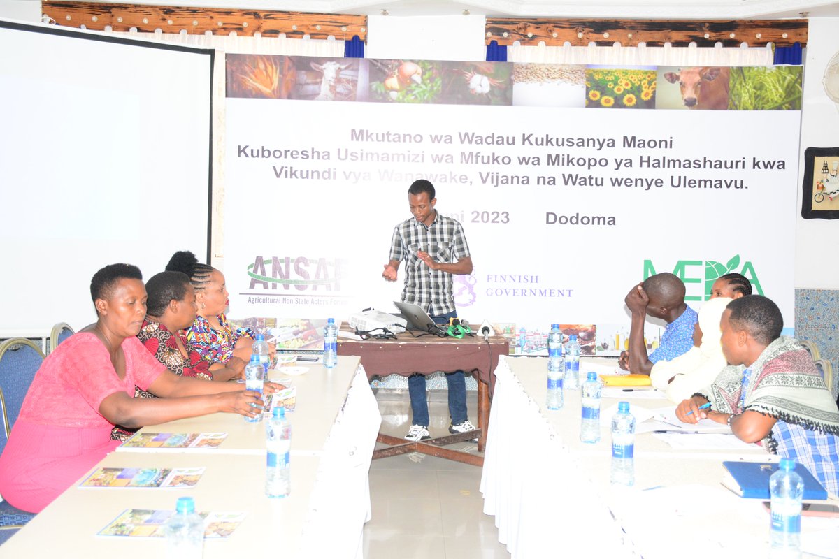 ANSAFForum's tweet photo. Bw. Jacob Kanka kutoka @LSFTanzania , anasema "Tunapendekeza kuwe na mpangilio mzuri wa kuwajengea uwezo wanufaika kabla ya kupokea mikopo hiyo.  Pia tunapendekeza vikundi viwe na malengo na wazo la biashara kabla ya kufika kupokea mikopo." https://t.co/F7MRxGpgQL