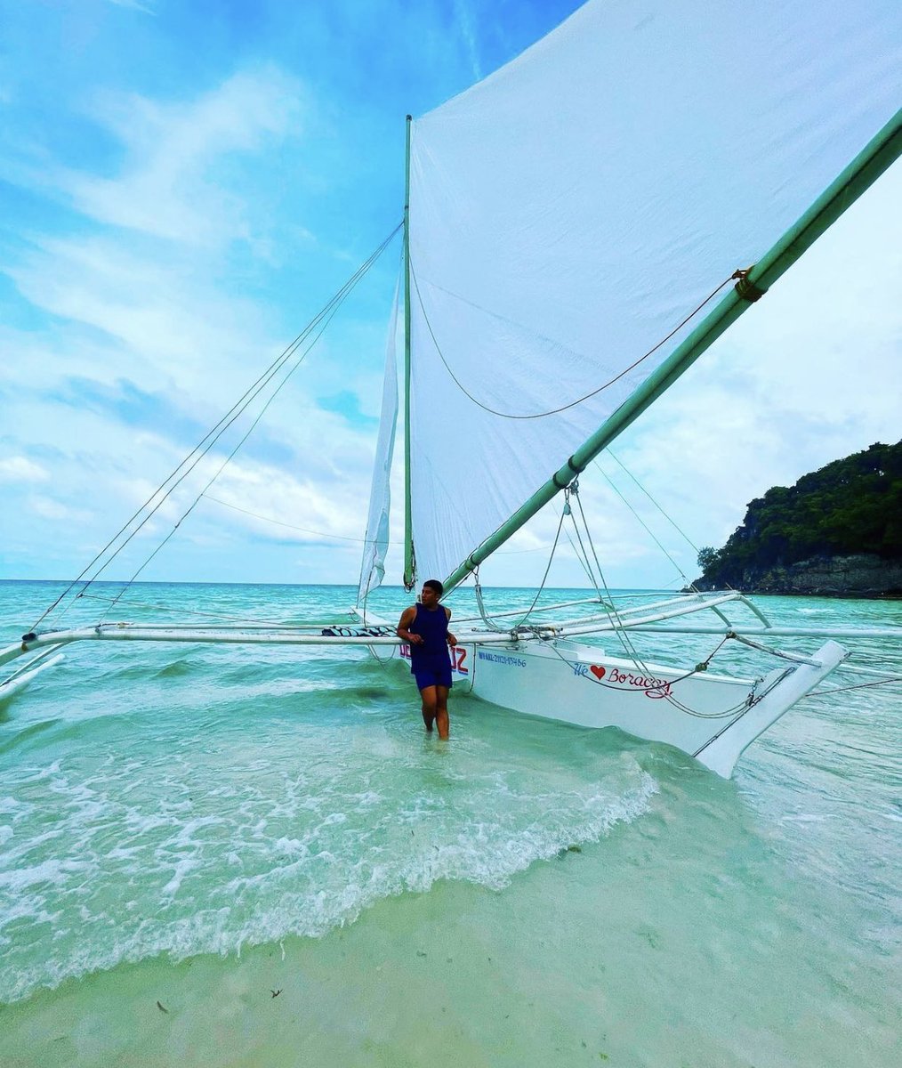 MCC238's tweet photo. Beach please!!!! https://t.co/0moKVM2REM