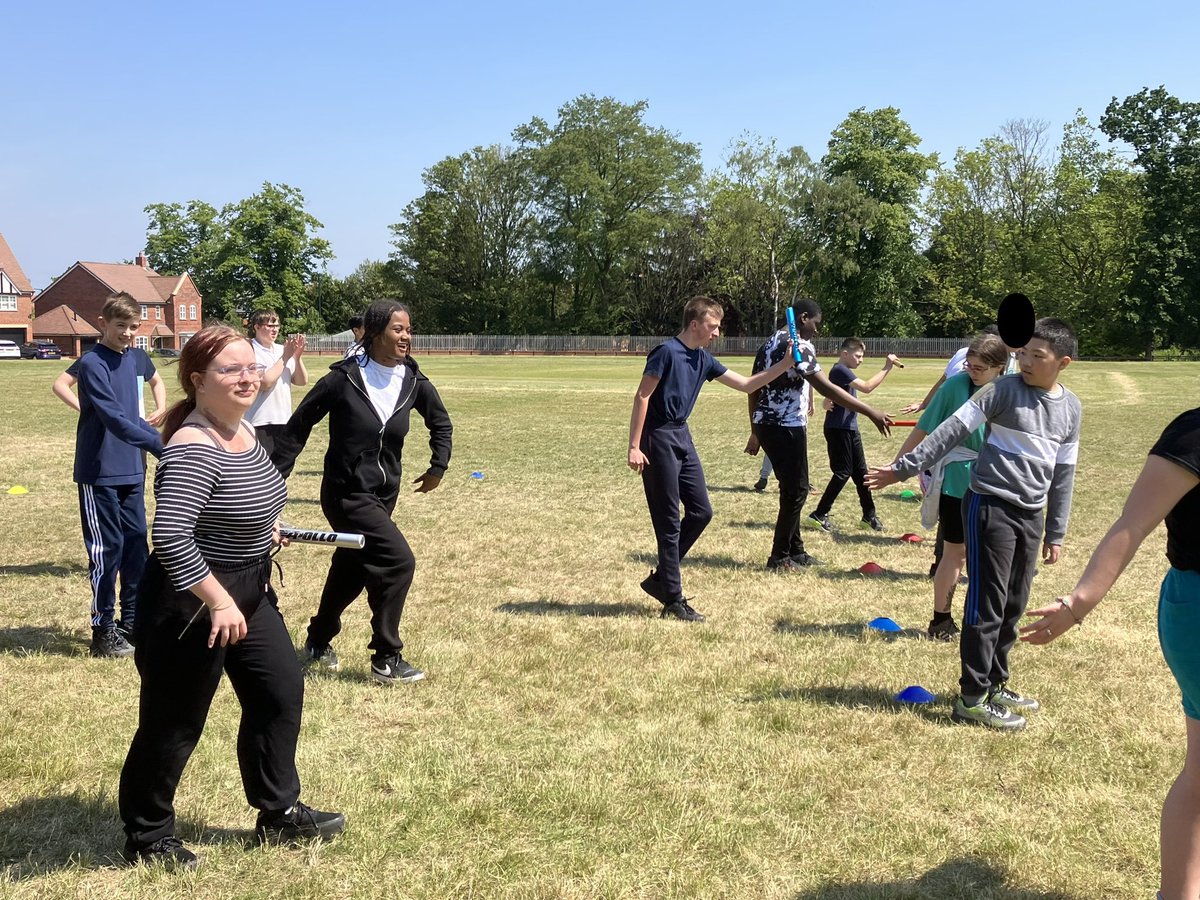 Yr 9 practising for sports day yesterday in the sunshine! We practiced running technique and how to pass the baton correctly in the relay race! Definitely shaping up to be a good sports day this year! Well done Yr9 #learningnewskills #teamwork
