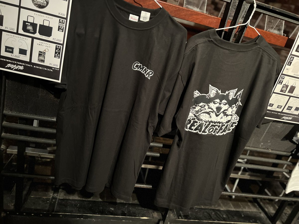 CMNR_jp's tweet photo. フロア後方にて前物販あり✅

グッズ(一部数量限定あり)、
チェキ券のご購入はお早めにお願いします！⚠️ https://t.co/qdomgRSsC0