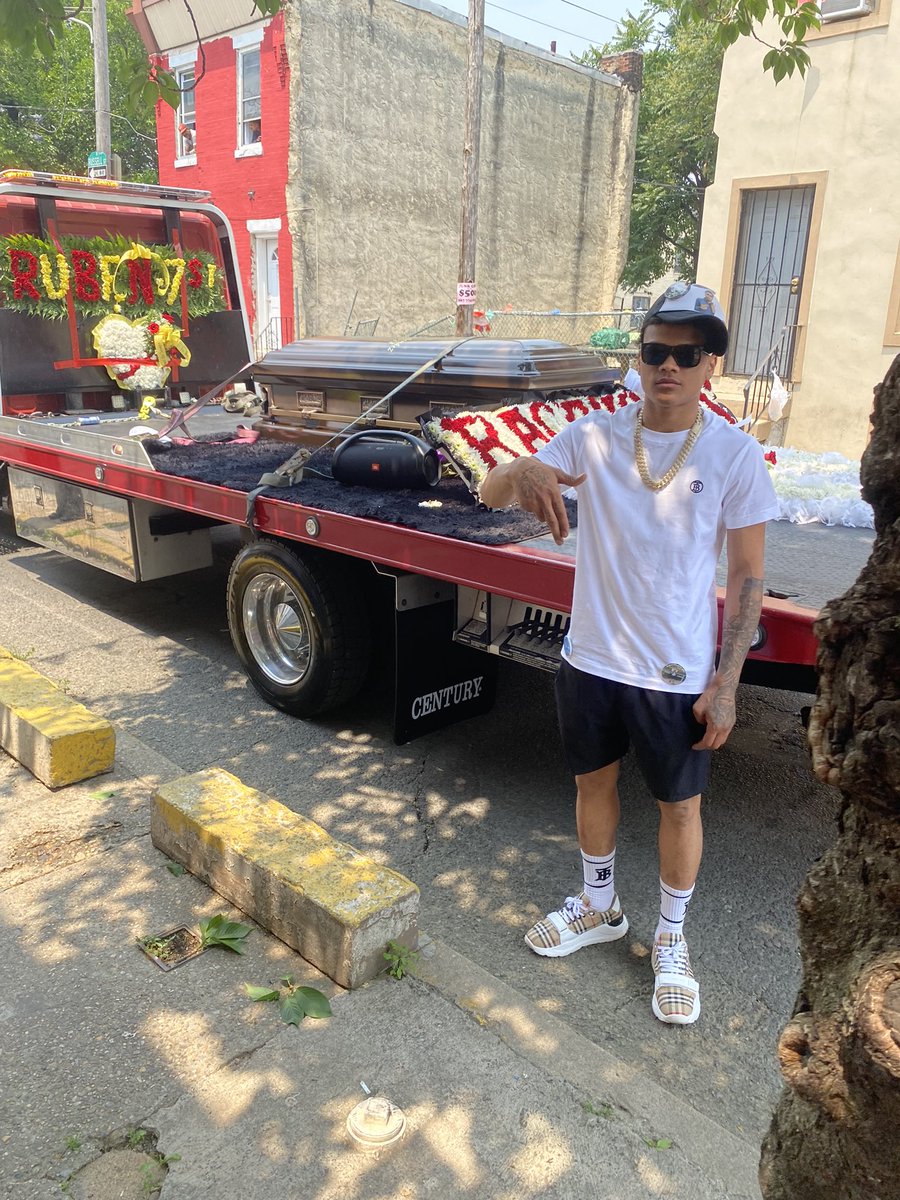 bigDickher7's tweet image. You broke me 😔🥺💔 but you know ima thug it out by my self now just be my guardian angel and wrap your arms around me and keep
From these suckas ass niggas bby boy I love you ru I still can’t believe today really was my last day with my best friend ❤️💔😔🤯 #7st #longlivetheguys