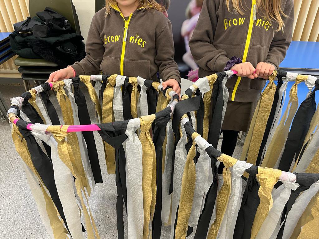 FlamingoChicks's tweet photo. The 195th Brownies from #Bristol have been getting creative making shooting stars and sensory space backdrops for our @NightSkyFDN workshops! Their hard work will also go towards their Charity Badge. Thank you for helping transport our Chicks to ‘out of this world’ worlds! ✨ 🚀 https://t.co/l5ICtWWSbH